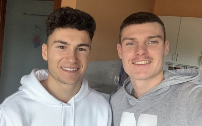 Aitor Pascual i Xiker Ozerinjauregi avui al seu pis de Can Rull | Cedida